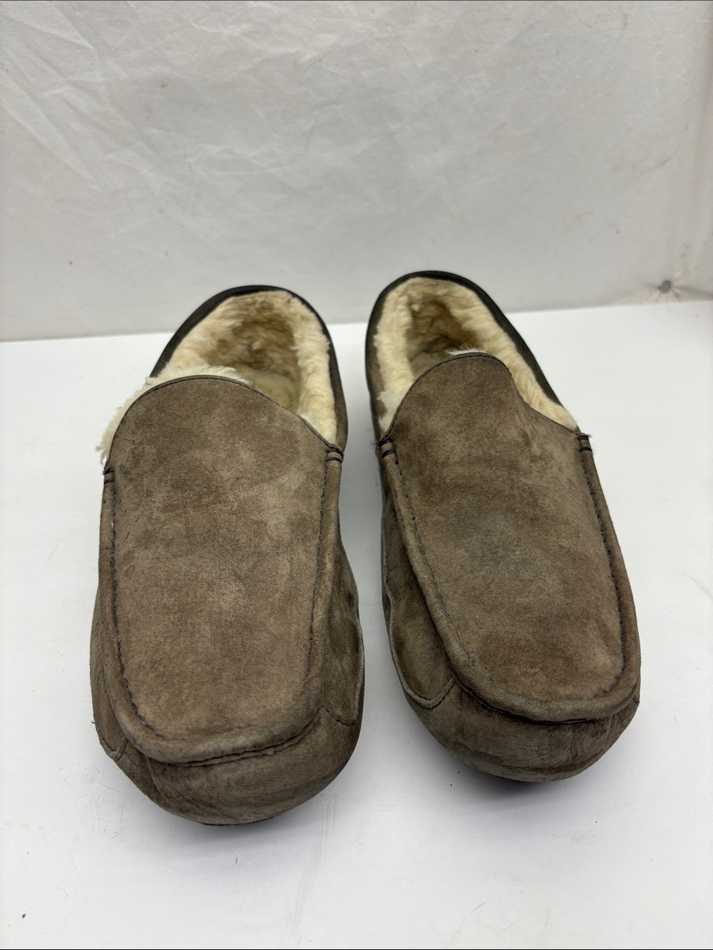 UGG slip on slippers for men’s, size 12, box 75